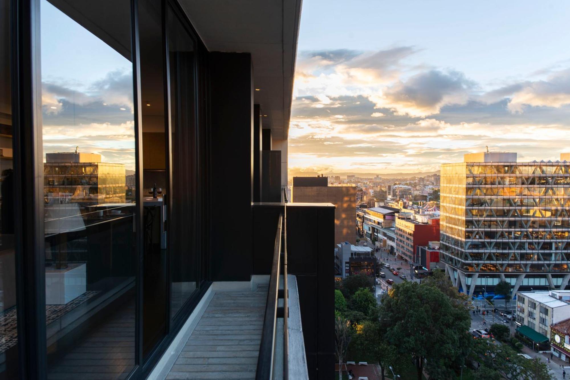8010 Urban Living- Luxury Home Experience Bogotá Exterior foto